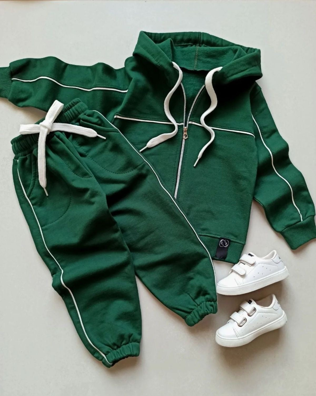 CONJUNTO DE SUDADERA NIÑO(A) P16