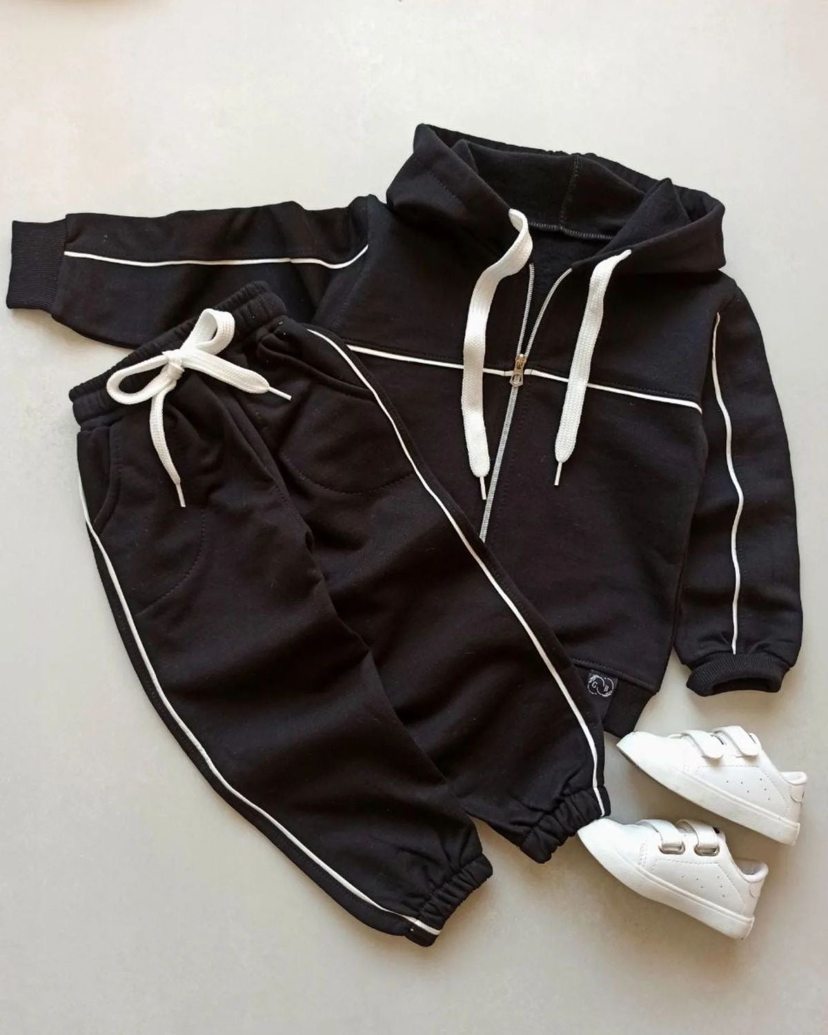 CONJUNTO DE SUDADERA NIÑO(A) P16